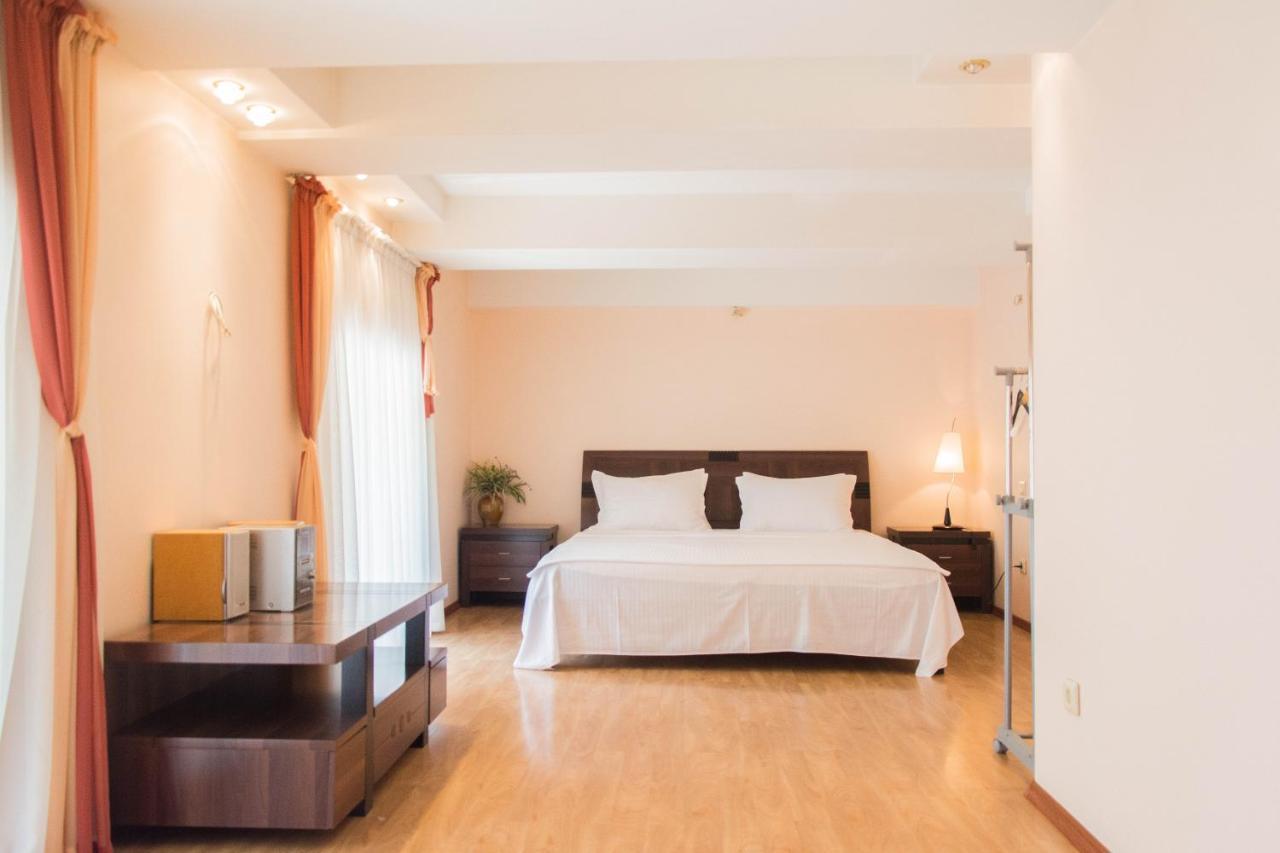 Apartment For Rent On Deribasovskaya Street 오데사 외부 사진