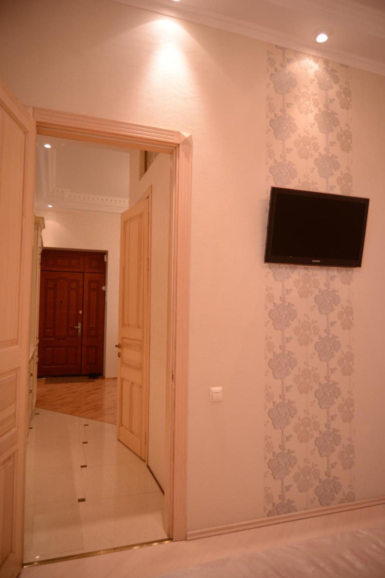 Apartment For Rent On Deribasovskaya Street 오데사 외부 사진