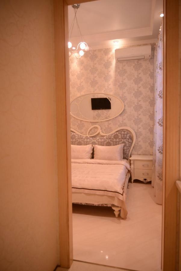 Apartment For Rent On Deribasovskaya Street 오데사 외부 사진