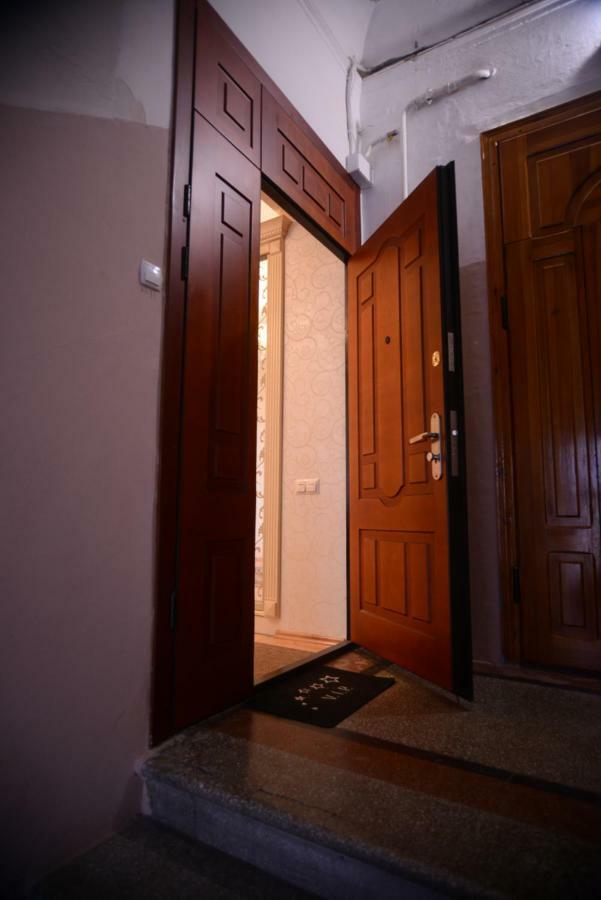 Apartment For Rent On Deribasovskaya Street 오데사 외부 사진