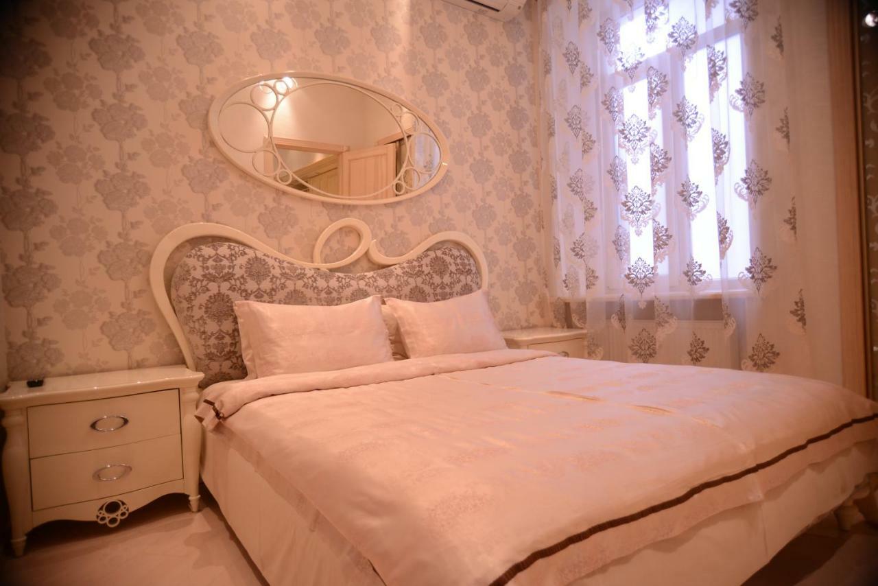 Apartment For Rent On Deribasovskaya Street 오데사 외부 사진