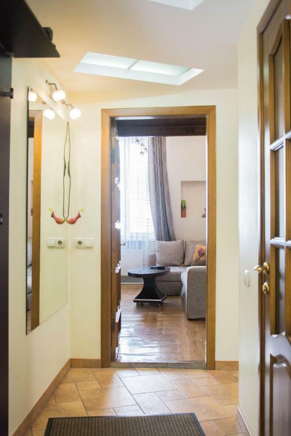 Apartment For Rent On Deribasovskaya Street 오데사 외부 사진